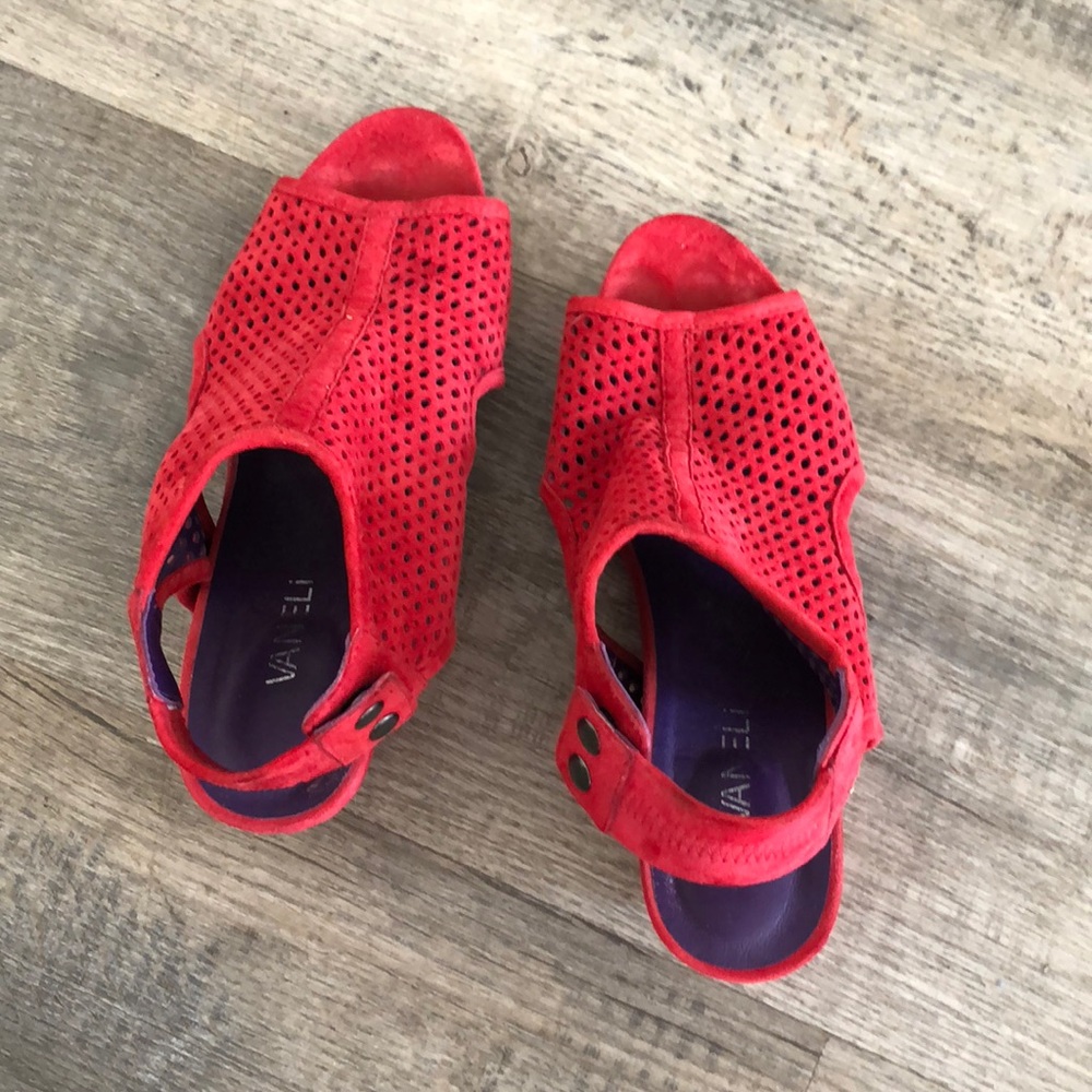 Shoes - Picture 5 of 6